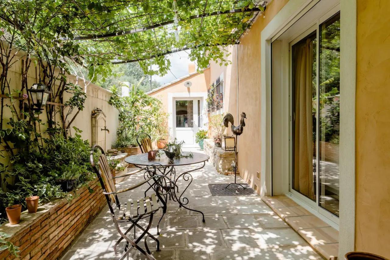 Agreable Chambre D'Hotes Avec Piscine Bed and Breakfast Le Beausset Exteriör bild